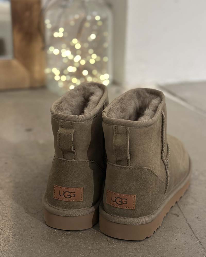 Boots classic mini ugg